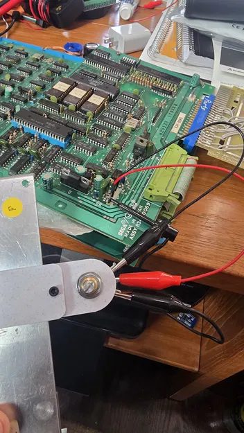 Giá đỡ biến trở âm lượng cho arcade Frogger (Frogger Arcade Volume Mount) - Image 3