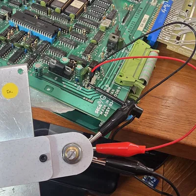 Giá đỡ biến trở âm lượng cho arcade Frogger (Frogger Arcade Volume Mount)