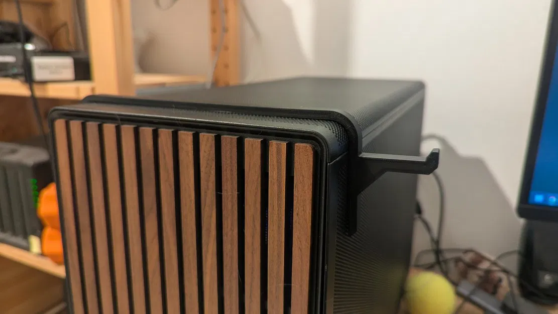 Giá đỡ tai nghe cho case Lian Li A3 - Image 1