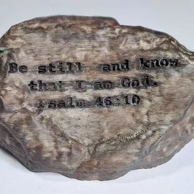 Tảng đá Kinh Thánh Psalm 46:10