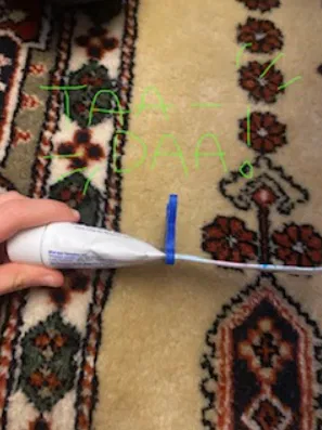 Mèo vắt tuýp kem đánh răng! - Image 3