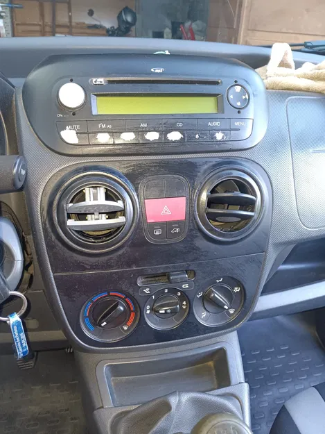 Grelha de Ventilação Central: - Image 3