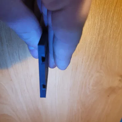 Dalmatska linija (hệ modular mới) – giá treo/organiser chữ V