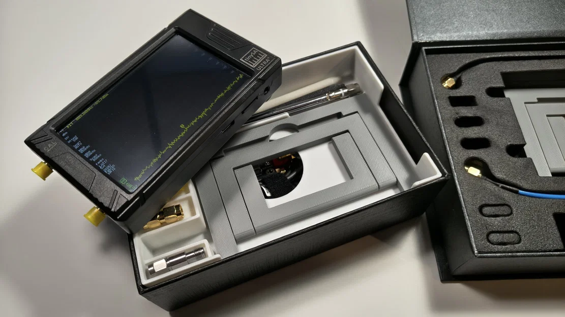 Chân đỡ gập mở cho TinySA Ultra và NanoVNA-F - Image 2