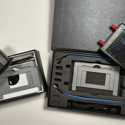 Chân đỡ gập mở cho TinySA Ultra và NanoVNA-F