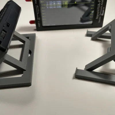 Chân đỡ gập mở cho TinySA Ultra và NanoVNA-F