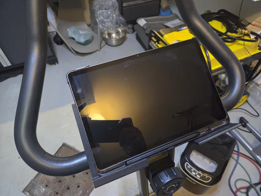 Phụ kiện gắn để xem nội dung giải trí trên xe đạp tập - Image 3