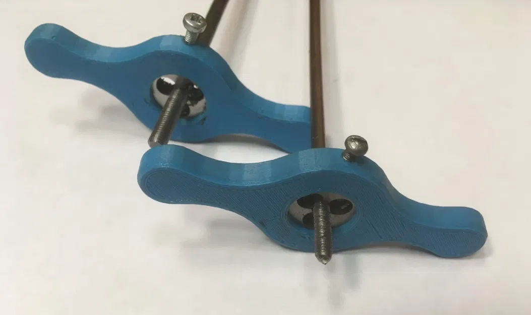 Držák pro závitové oko (Giá đỡ cho mắt ren) - Image 1