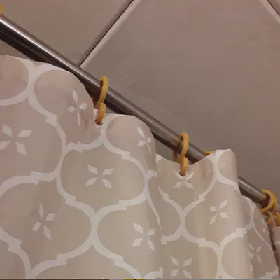 Vòng treo cho phòng tắm (Závěsový kroužek do koupelny)