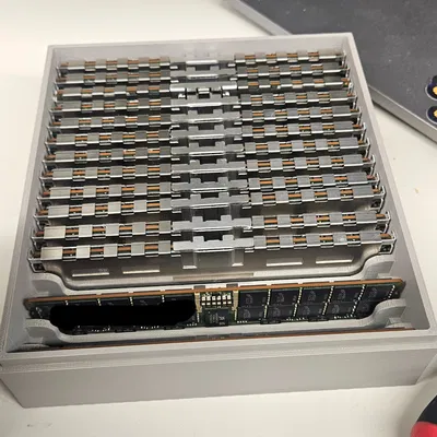 Hộp/Khay DDR5 RDIMM / UDIMM Có Nắp