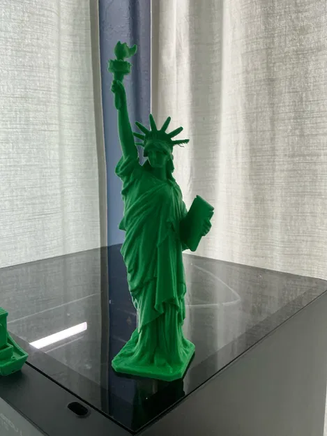 Tượng Nữ Thần Tự Do (Statue of Liberty) / New York - Image 1