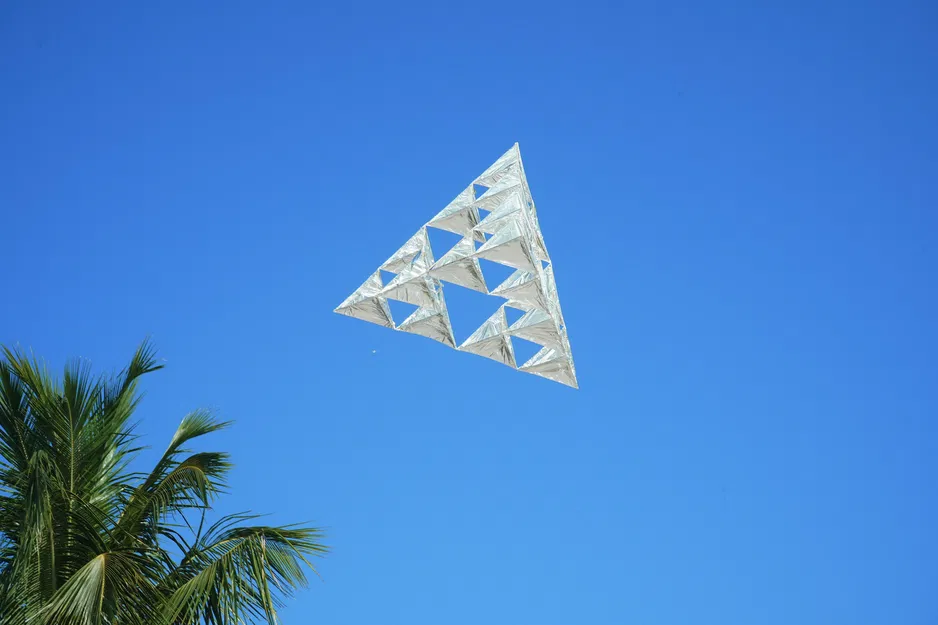 Tubies – Diều Tứ Diện (Tetrahedral Kite) - Image 1