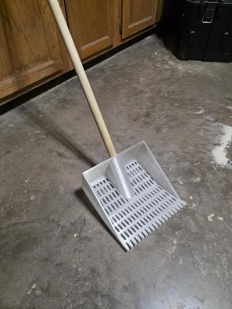 Xẻng xúc/rây phân gà (Chicken Poop Scoop/ Sifter) - Image 1