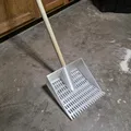 Xẻng xúc/rây phân gà (Chicken Poop Scoop/ Sifter) - Thumbnail 1