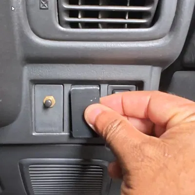 Tấm Bịt Ắc Quy Xe Toyota Starlet EP82 Tùy Chỉnh