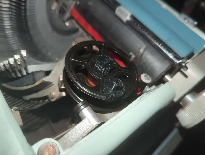 Đai ốc cuộn ribbon máy đánh chữ Olivetti Underwood 21 (Spool Nut) - Image 2