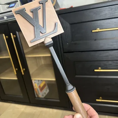 LV Credit Card Wand