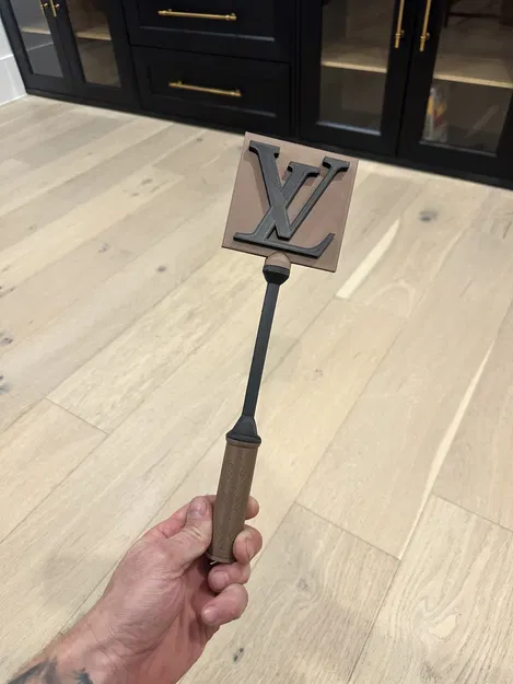 LV Credit Card Wand - Image 4