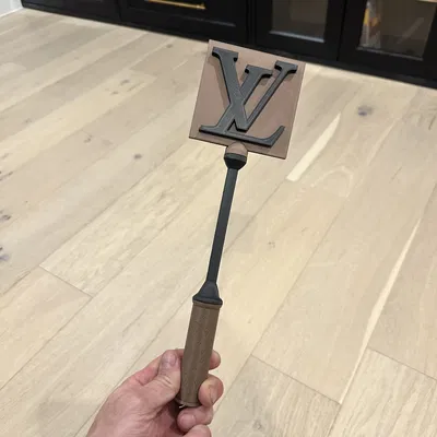 LV Credit Card Wand