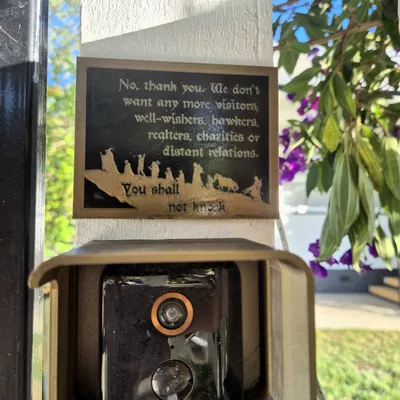 Biển báo "Bag End Do Not Knock" độc đáo - Bảo vệ sự riêng tư