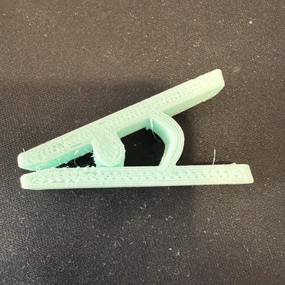 Kẹp Quần Áo (Clothes Clip)