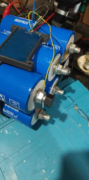 Nắp Chặn Ren M12 An Toàn Cho Pin LTO Yinlong - Image 1