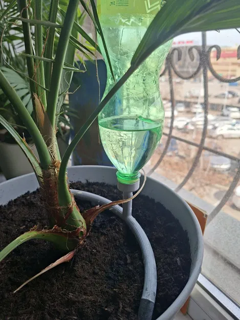 Hệ thống tưới cây trọng lực (ren chai universal) – Gravity Plant Watering System - Image 1