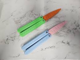 Dao Bướm "Cà Rốt" 3D - Chơi Vui Không Cần Keo - Image 1