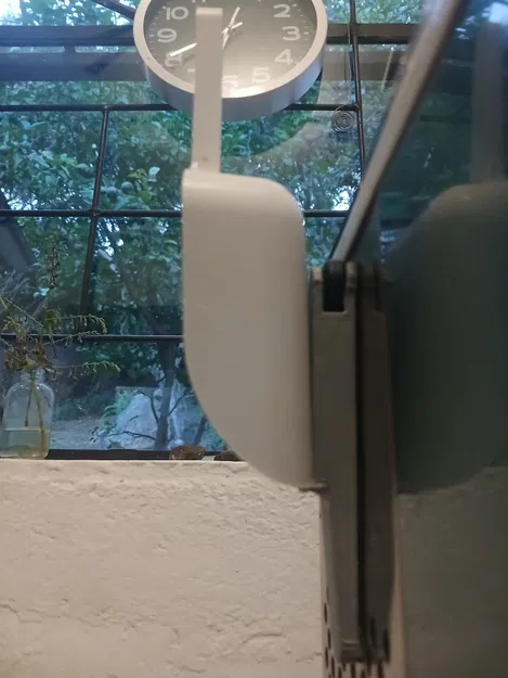 Kệ Giữ Muỗng Múc Kem Máy Làm Đá Tiện Lợi - Image 2