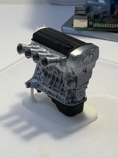 Mô hình thu nhỏ động cơ Toyota 4A-GE 20V Inline-4 - Image 1