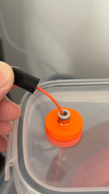 Nắp PC4M6 kèm kẹp filament cho drybox (TPU) - Image 1