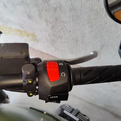 Nắp che lỗ ren gá gương MOTO GUZZI (mirror holder hole covers)