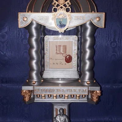 Mặt nhật/Hộp thánh tích phong cách Ambrosian (Ambrosian-style monstrance/reliquary)