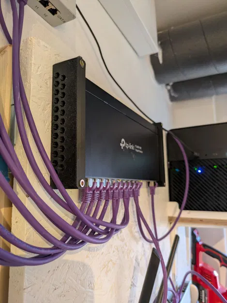 Ngàm treo tường cho TP-Link TL-SG116E - Image 1