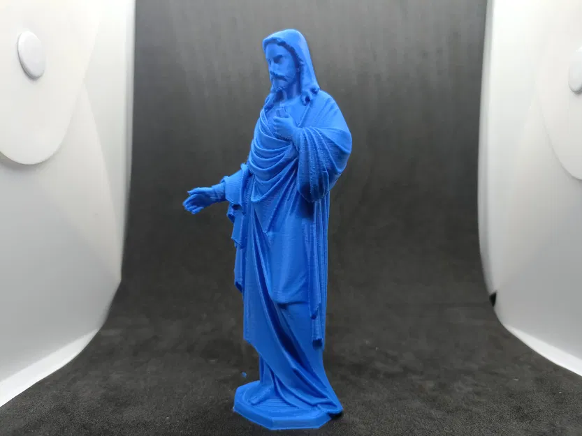 Tượng Chúa Giêsu Chi Tiết – Tác Phẩm Nghệ Thuật Tôn Giáo - Image 3