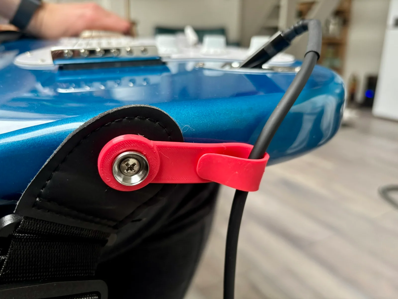 Chặn dây đeo guitar kèm bảo vệ vòng dây jack… 1