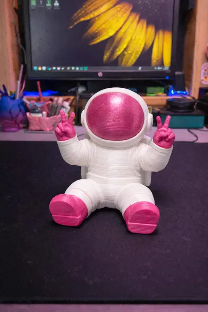 Phi Hành Gia Giơ Dấu Hòa Bình (Peace Sign Astronaut) - Image 2