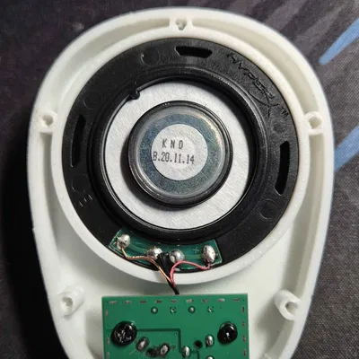 Micro làm từ headset HyperX (dùng speaker làm mic)