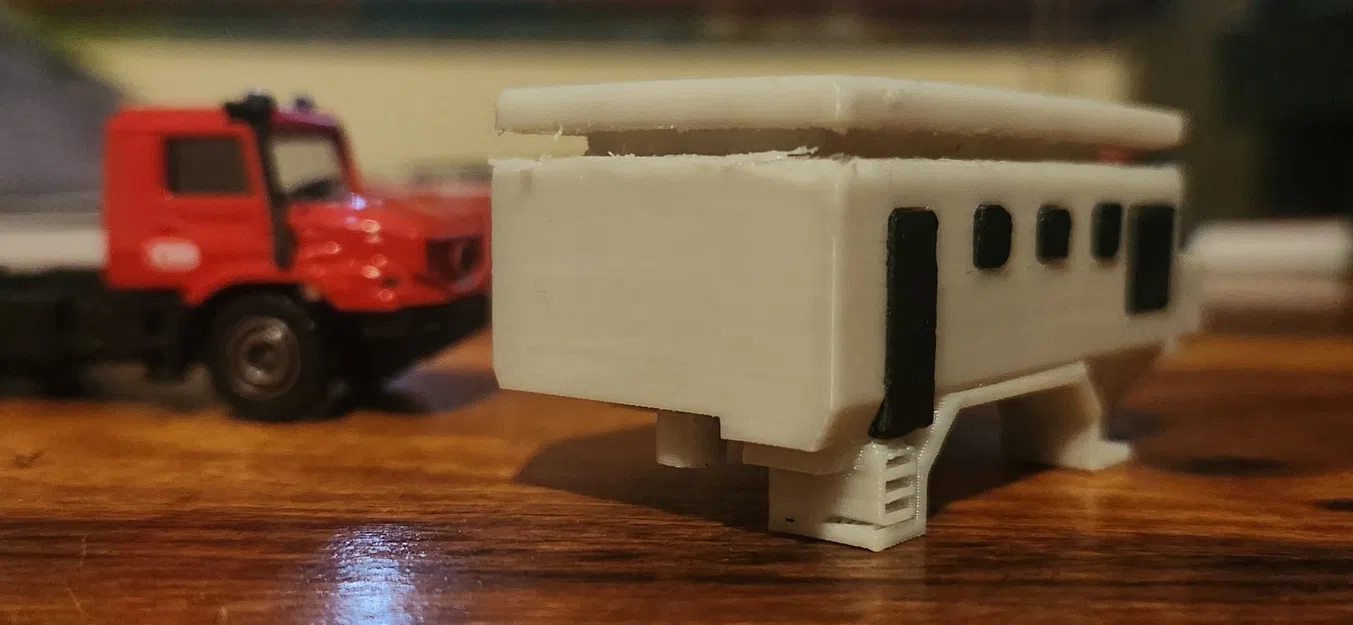 Xe Camper "Majorette Mercedes Zetros Camper Mod" - Biến Tấu Độc Đáo - Image 4