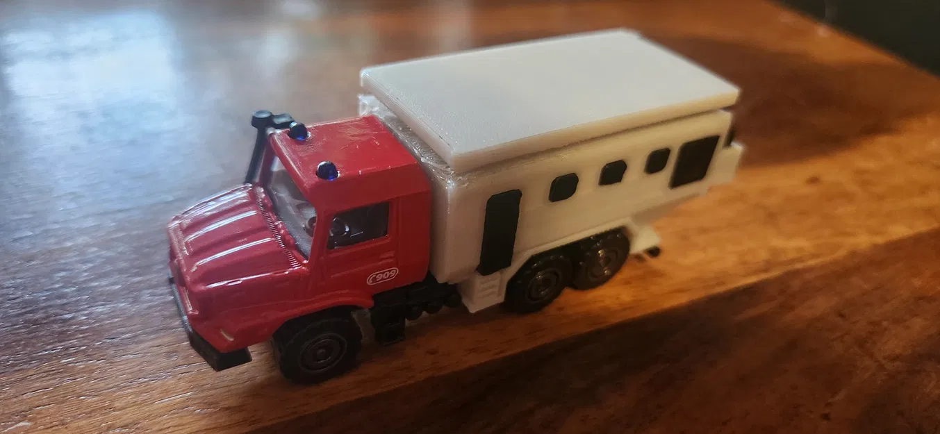 Xe Camper "Majorette Mercedes Zetros Camper Mod" - Biến Tấu Độc Đáo - Image 5