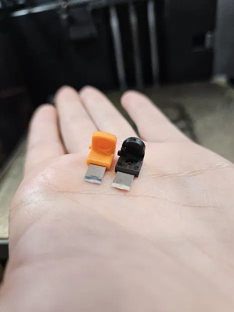 Flashforge AD5X Filament Cutter – Holder Lưỡi Scalpel (Blade Holder) - Image 2