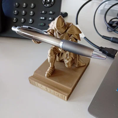 Giá Cắm Bút Hiệp Sĩ (Knight Pen Holder)