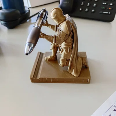 Giá Cắm Bút Hiệp Sĩ (Knight Pen Holder)