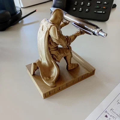 Giá Cắm Bút Hiệp Sĩ (Knight Pen Holder)