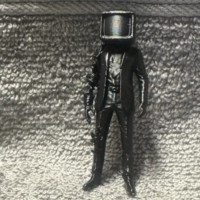 Mô Hình "TV Head": Nửa Người Nửa Robot TV Độc Đáo