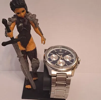 Blade Guardian – Giá đỡ đồng hồ Chiến binh