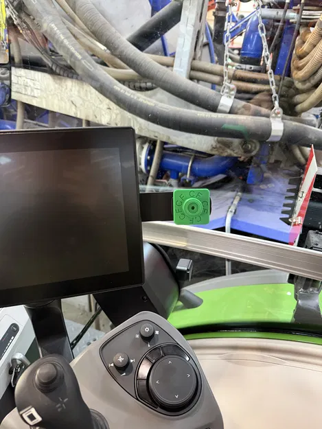 Giá đỡ điện thoại Quadlock thay thế Fendt - Image 1