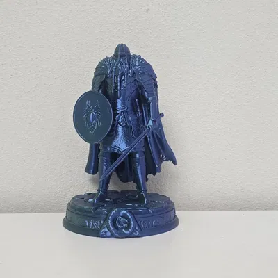 Tượng Chiến Binh Viking Cầm Kiếm và Khiên Sói Độc Đáo