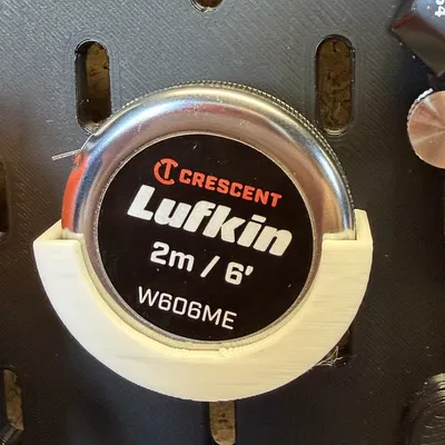 Kẹp Giữ Thước Dây Lufkin W606ME Lên Bảng SKADIS