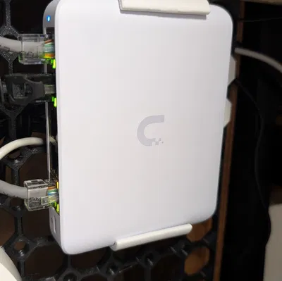 Ngàm gắn Ubiquiti Flex Mini 2.5g MultiBoard Mount